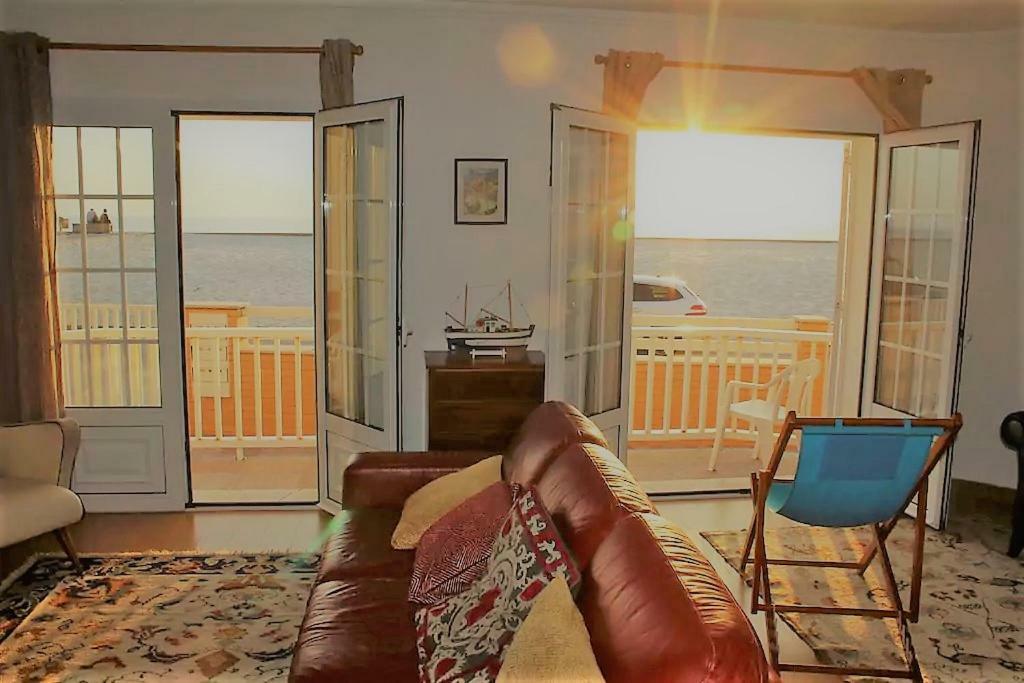 Apartamento Em Frente Ao Mar กอสตานอวา ภายนอก รูปภาพ