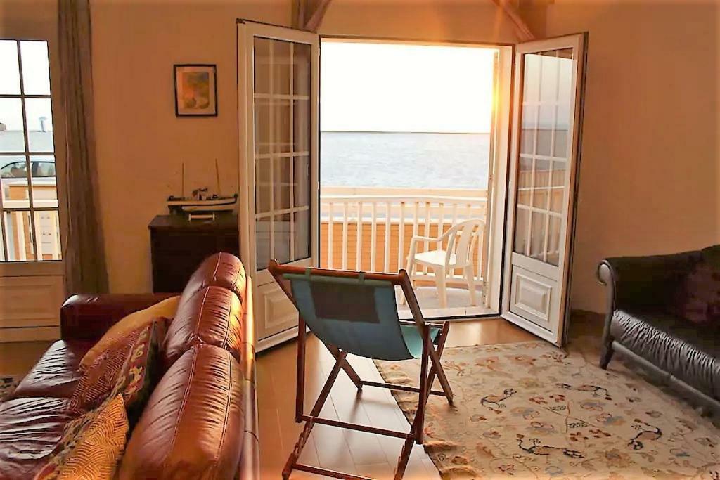 Apartamento Em Frente Ao Mar กอสตานอวา ภายนอก รูปภาพ